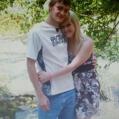 Profile Picture of Annie&&brandon (@Annie__Brandon) on Twitter