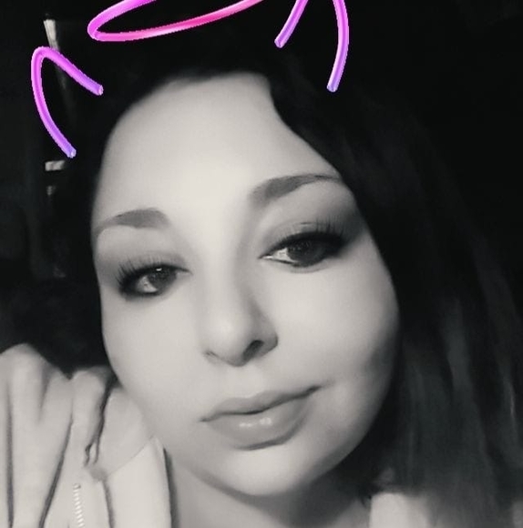 Cara Brement - Poshmark Profile Picture of Cara Brement (@cmb043) on Poshmark