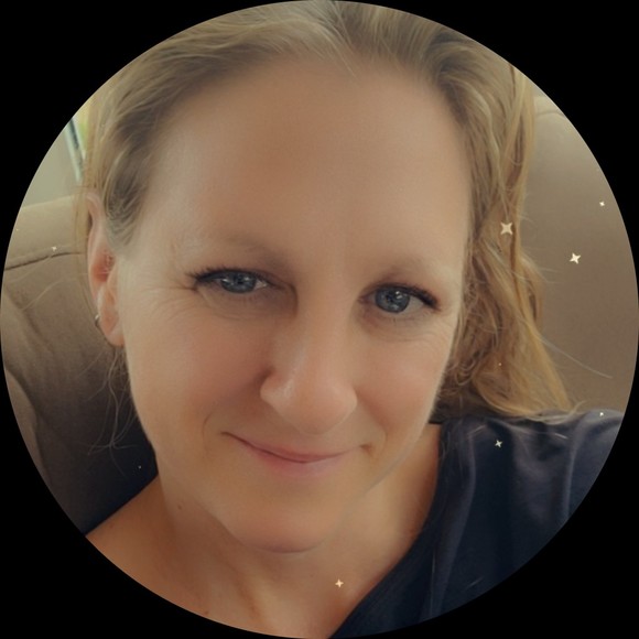 Profile Picture of Tisha Fenstermaker (@baingirl77) on Poshmark