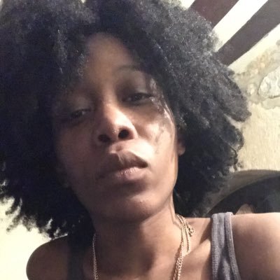 Profile Picture of Laride (@RadegondeL) on Twitter