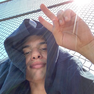 Profile Picture of Chris Pino (@_greenleaff) on Twitter