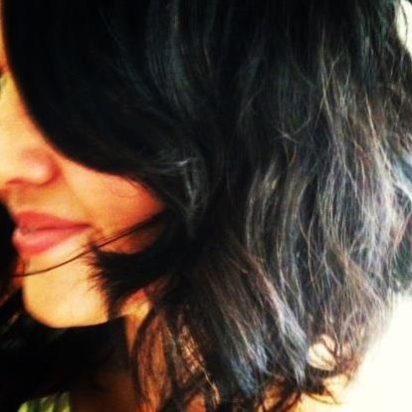 Profile Picture of Leah Szabo (@lmszabo) on Poshmark