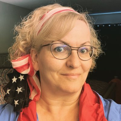 Profile Picture of Phoebe Ryan (@pdd825) on Twitter