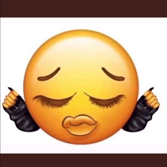 Profile Picture of Lindsey Solages (@lindsey_solages) on Poshmark