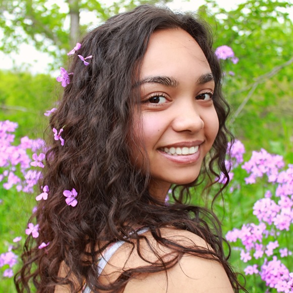 Profile Picture of Annie Scheinost (@anniejoyl) on Poshmark