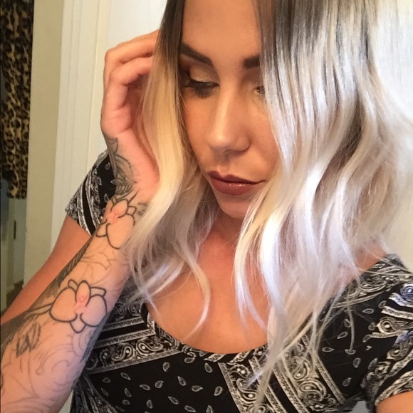 Profile Picture of Amanda Gnagy (@mandylou_2) on Poshmark