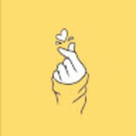 Profile Picture of Nina Buggan (@nbuggan) on Poshmark