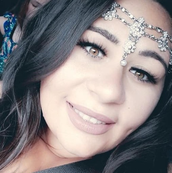 Profile Picture of Alicia Verbeck (@thelovelyverb) on Poshmark