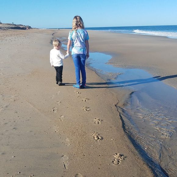 Profile Picture of Angela Wachowicz (@angwac) on Poshmark