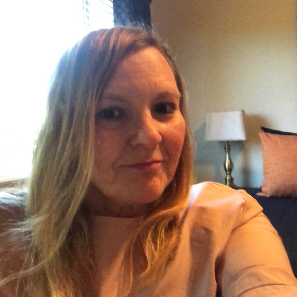 Profile Picture of Renee Giannini (@rgiannini44) on Poshmark