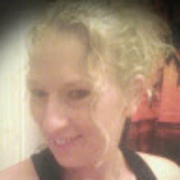 Profile Picture of Amanda Stallman (@amanda_stallman) on Poshmark