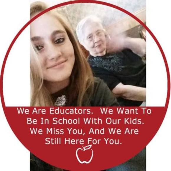 Profile Picture of Loren Larson (@loren_liz00) on Poshmark
