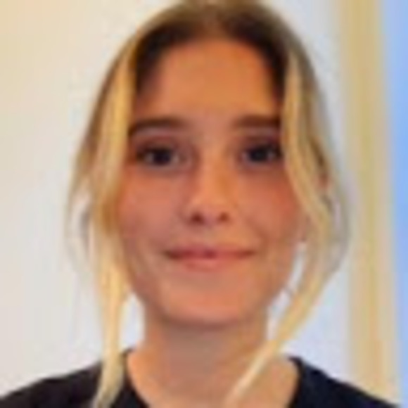 Profile Picture of Jillian Clark (@jillianclark395) on Poshmark