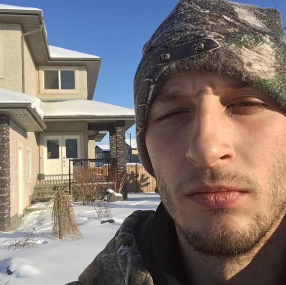 Profile Picture of Andrew Woodward (@andrewwoodwa485) on Poshmark