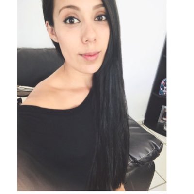 Profile Picture of Eve (@EvelynAragon3) on Twitter