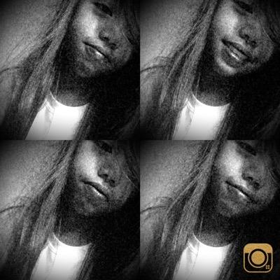 Profile Picture of Julianneserrano (@juliannesimone1) on Twitter