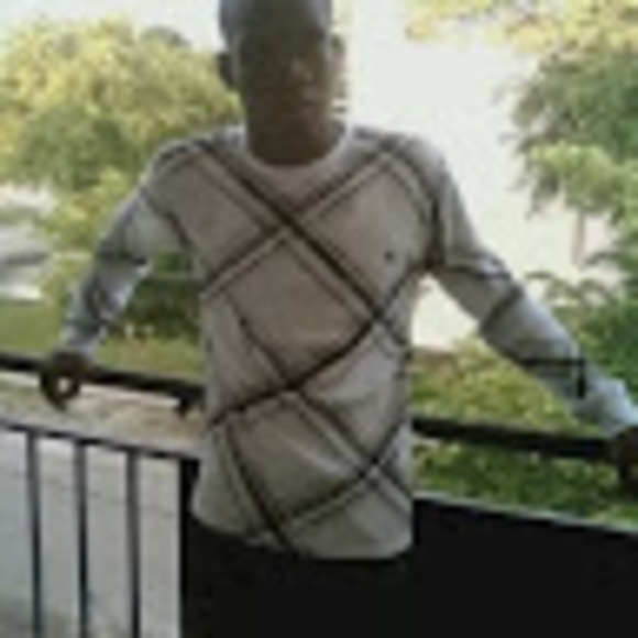 Profile Picture of Ulrick Guilloux (@ulrickg33) on Poshmark