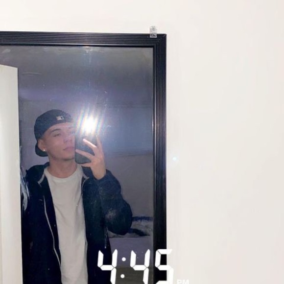 Profile Picture of Derrick Brockway (@dbrockway6737) on Poshmark