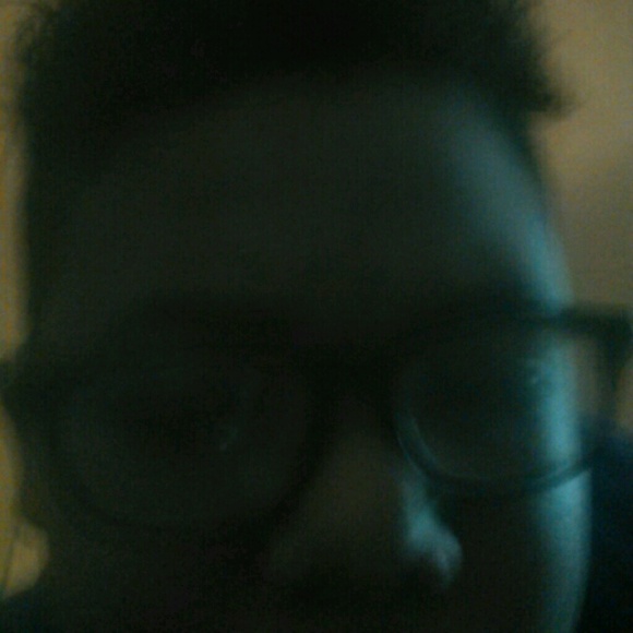 Profile Picture of Kenneth Lee (@kennety) on Poshmark