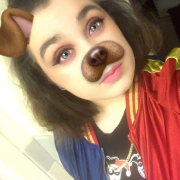 Profile Picture of Sisi Bailhache (@sisimarie575) on Poshmark