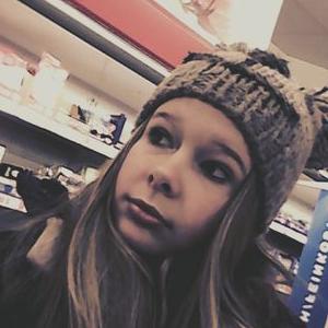 Profile Picture of Laura Baumann (@laurabaumann59) on Twitter