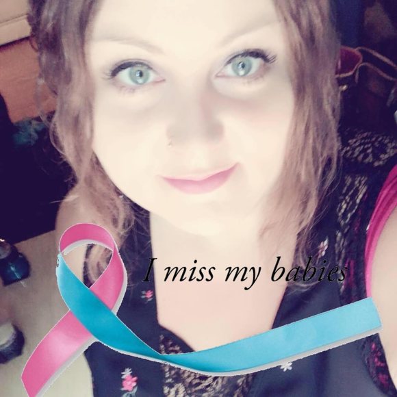Profile Picture of Amanda Verge (@mandy822) on Poshmark