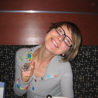 Profile Picture of Julia Lough (@JuliaLough) on Twitter