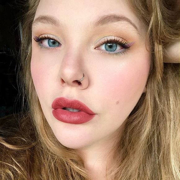 Profile Picture of Katie Mazurowski (@kmazuro) on Poshmark