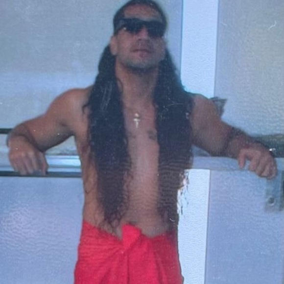 Profile Picture of Uno Uno (@unou) on Poshmark