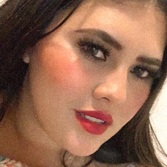 Profile Picture of Yuridiana Calderon (@yuridiana_c) on Poshmark