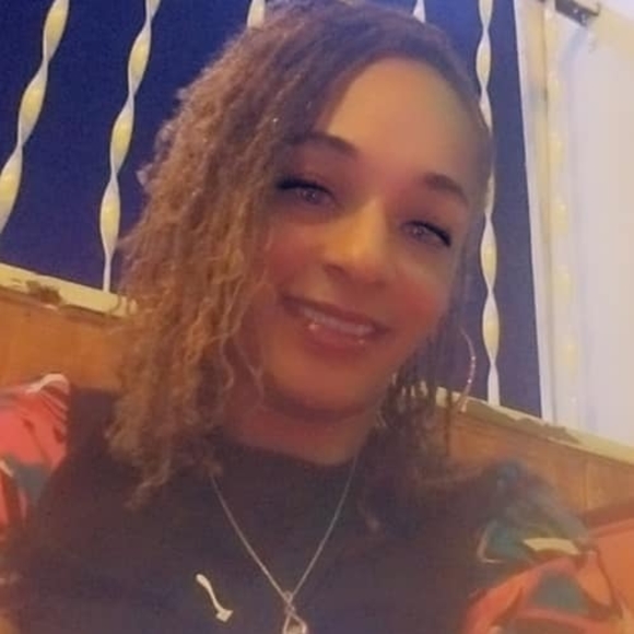 Profile Picture of Stanka Binion (@stankapryor) on Poshmark