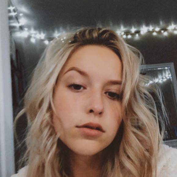 Profile Picture of Jade Blasko (@jadeblasko) on Poshmark