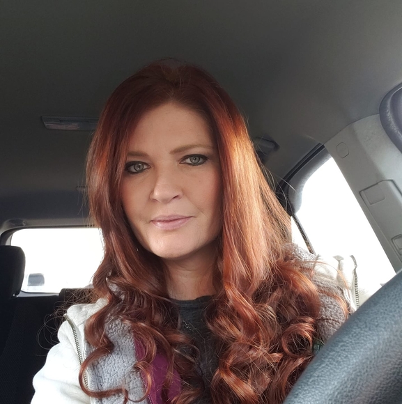 Profile Picture of Amanda Obrien (@somechick79) on Poshmark