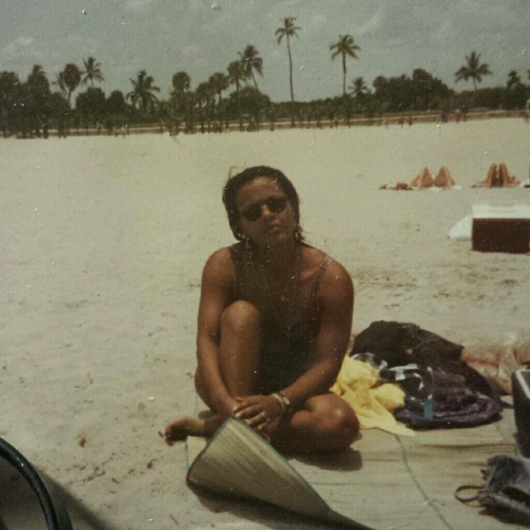 Profile Picture of Camille Sutton (@camillesutton) on Poshmark