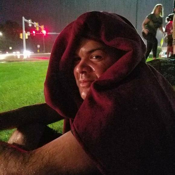 Profile Picture of Karen Mikalonis (@karenmikalonis) on Poshmark