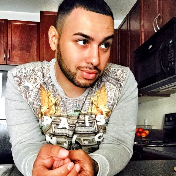 Profile Picture of Benjamin Araujo (@ohitsben) on Poshmark