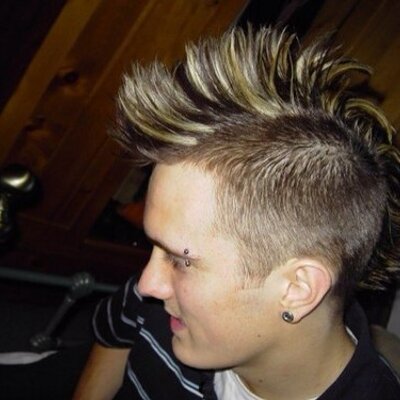 Profile Picture of Mike Roeser (@Mikeymoo13) on Twitter