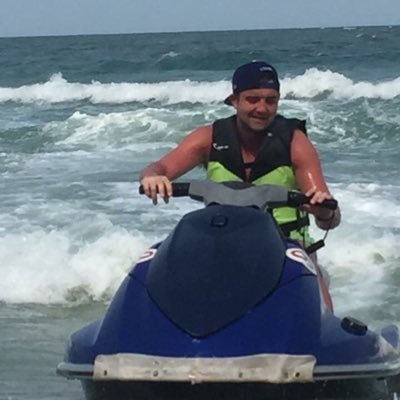 Profile Picture of  ✌Brett Sinclair ✌ (@brettsinclair4) on Twitter