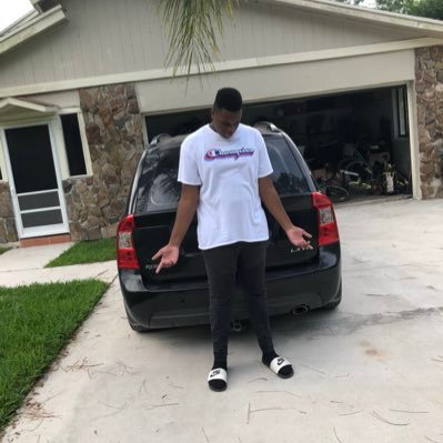 Profile Picture of Leonard Sylvester (@LeonardSylves13) on Twitter