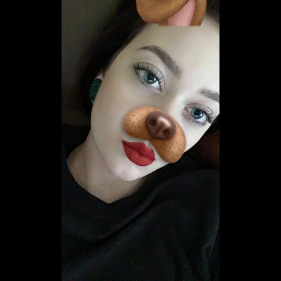 Profile Picture of Tayler Noland (@taaylxrr) on Poshmark