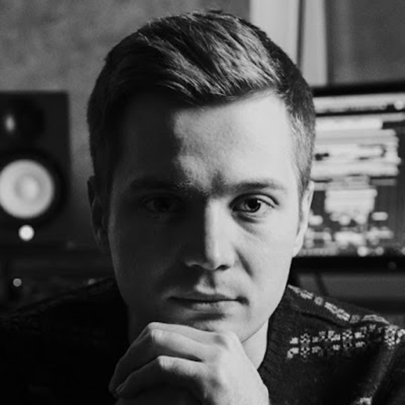 Profile Picture of Vladyslav Antoniuk (@vladmanton) on Poshmark