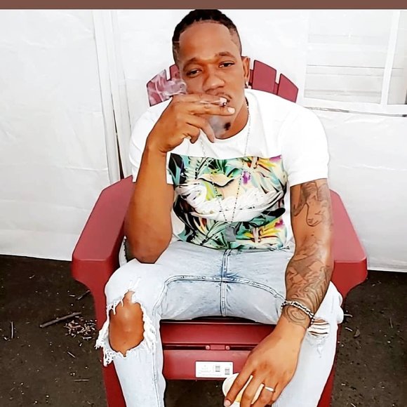 Profile Picture of Lee andrew Malcolm (@l_malcolm) on Poshmark