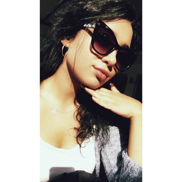 Profile Picture of Zeynep Erkuş (@zynperks) on Poshmark