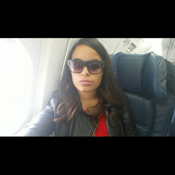 Profile Picture of Yahaira Lucca (@yahairal94) on Poshmark