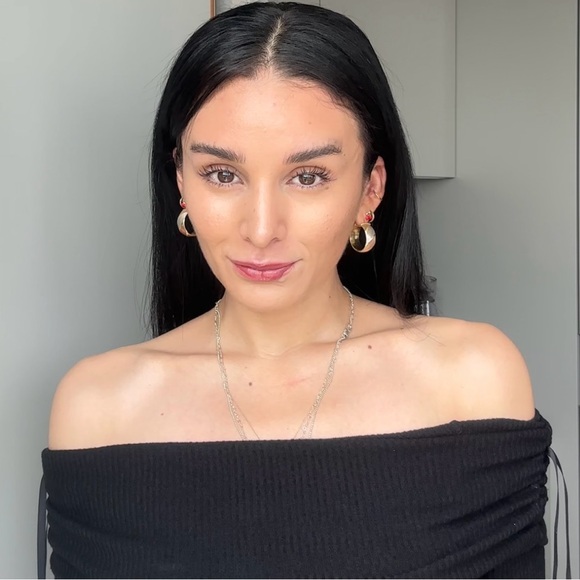 Saidy Saidy - Poshmark Profile Picture of Saidy Saidy (@simplysaidy) on Poshmark