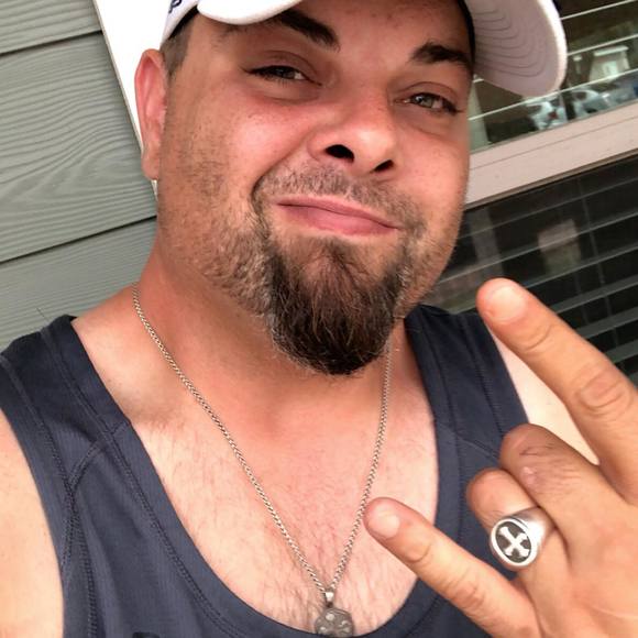Profile Picture of Cody Yager (@cody_yager1984) on Poshmark