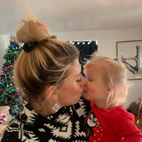 Profile Picture of Michelle Suitt (@michellesuitt) on Poshmark