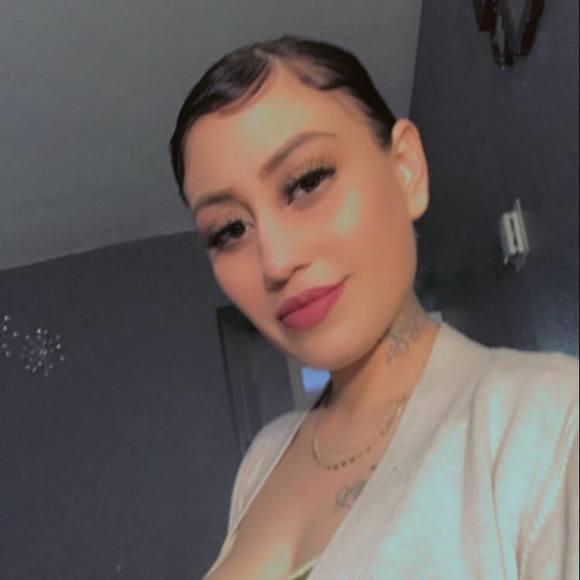 Profile Picture of Joseline Martinez (@joselinemart312) on Poshmark