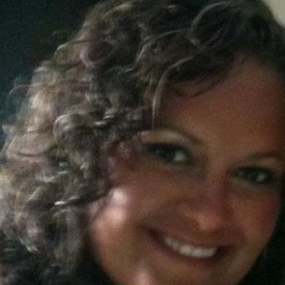 Profile Picture of Crystal Bratcher (@crystalb1010) on Poshmark