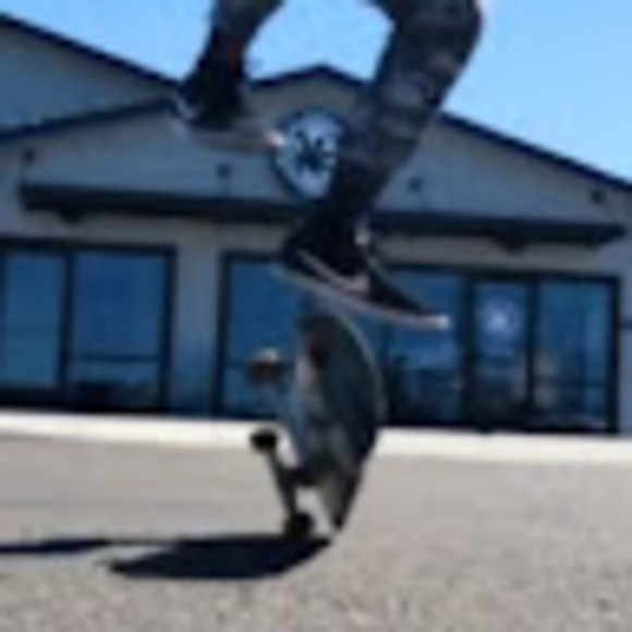 Profile Picture of Skylar Jarvie (@skyjarvie) on Poshmark